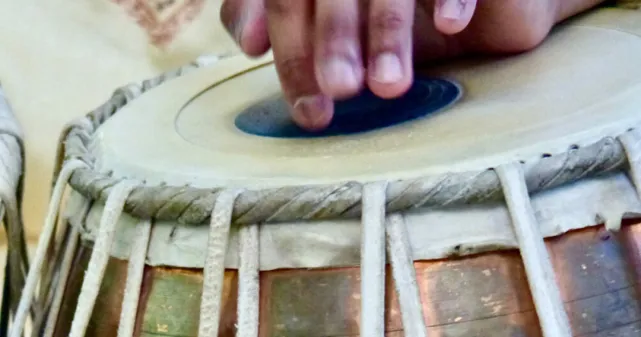 Clés de découverte des musiques et danses d&rsquo;Inde du Nord | Initiation au jeu des timbales tabla et aux cycles rythmique tala